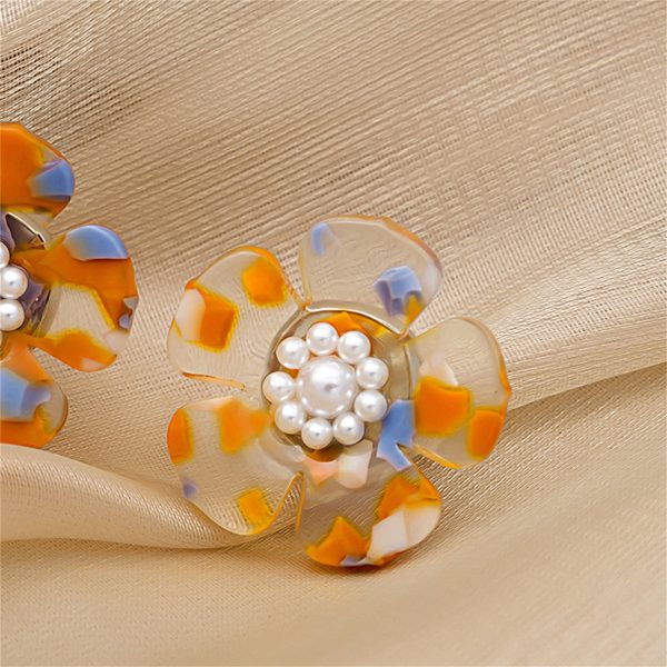 White & Silver-Plated Flower Stud Earrings Cheap