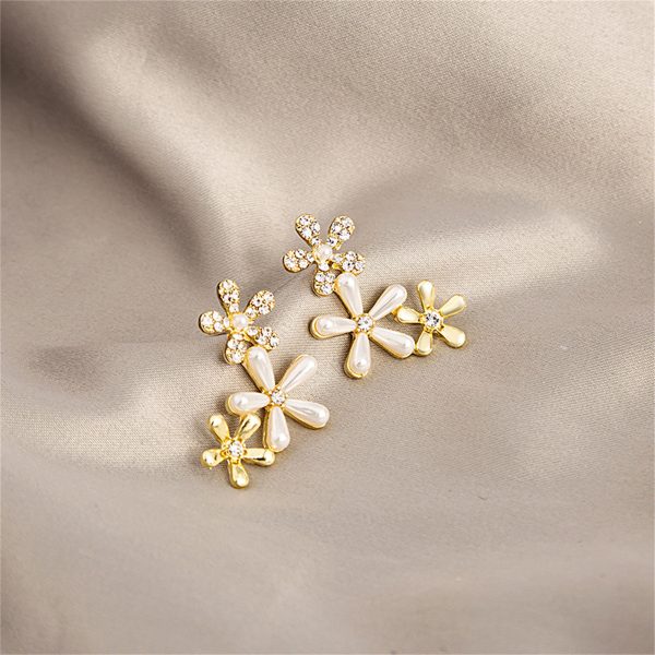 Clear Cubic Zirconia & Pearl Tri-Flower Stud Earrings Discount