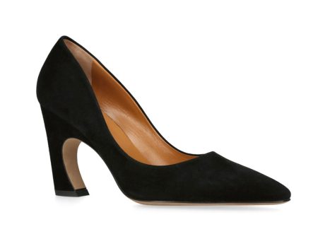 Oli Pump in Black Hot on Sale